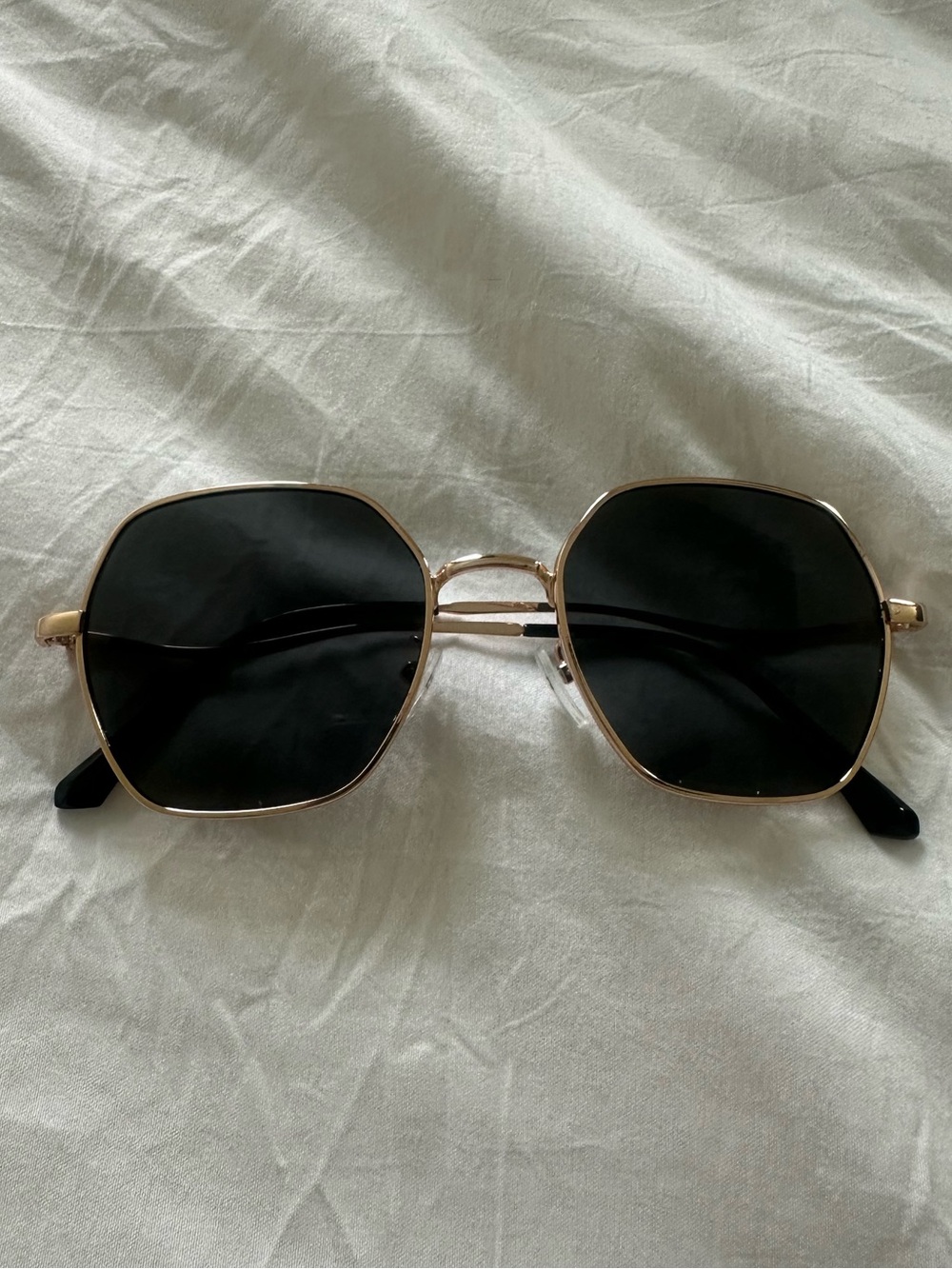 Classic Gold Metal Frame Sunglasses with Black Lenses with Case